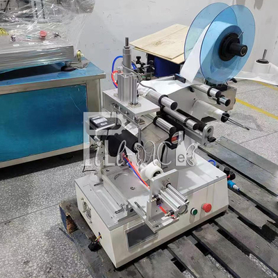Ημιαυτόματος συγκολλητικός εξοπλισμός Labeler μηχανών μαρκαρίσματος αυτοκόλλητων ετικεττών για το τετραγωνικό μπουκάλι 3 πλευρές ή στρογγυλός κύκλος μπουκαλιών προμηθευτής