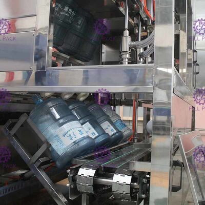 Καθαρό νερό μηχανή πλήρωσης βαρελιών μπουκαλιών 5 γαλονιού 600BPH/γραμμή παραγωγής νερού 900BPH προμηθευτής