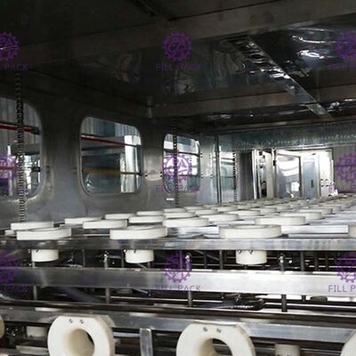 καθαρή μηχανή πλήρωσης νερού 1000BPH Monoblock προμηθευτής