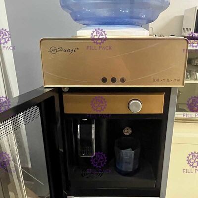 Πάτωμα που στέκεται τον καυτό κρύο διανομέα πόσιμου νερού 220v ηλεκτρικό με το UV αποστειρωτή προμηθευτής