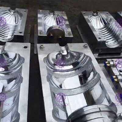 Μια πλαστική μηχανή κατασκευής μπουκαλιών θερμαστρών 120BPH προμηθευτής